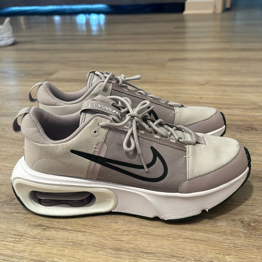 Nike air max shoes